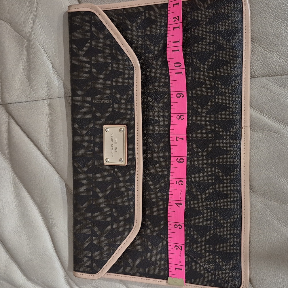 Michael Kors Signature Brown and Tan Laptop Bag - Picture 5 of 6